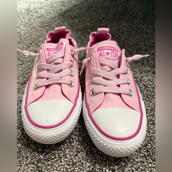 Converse Pink low top Chucks - Picture 6 of 7